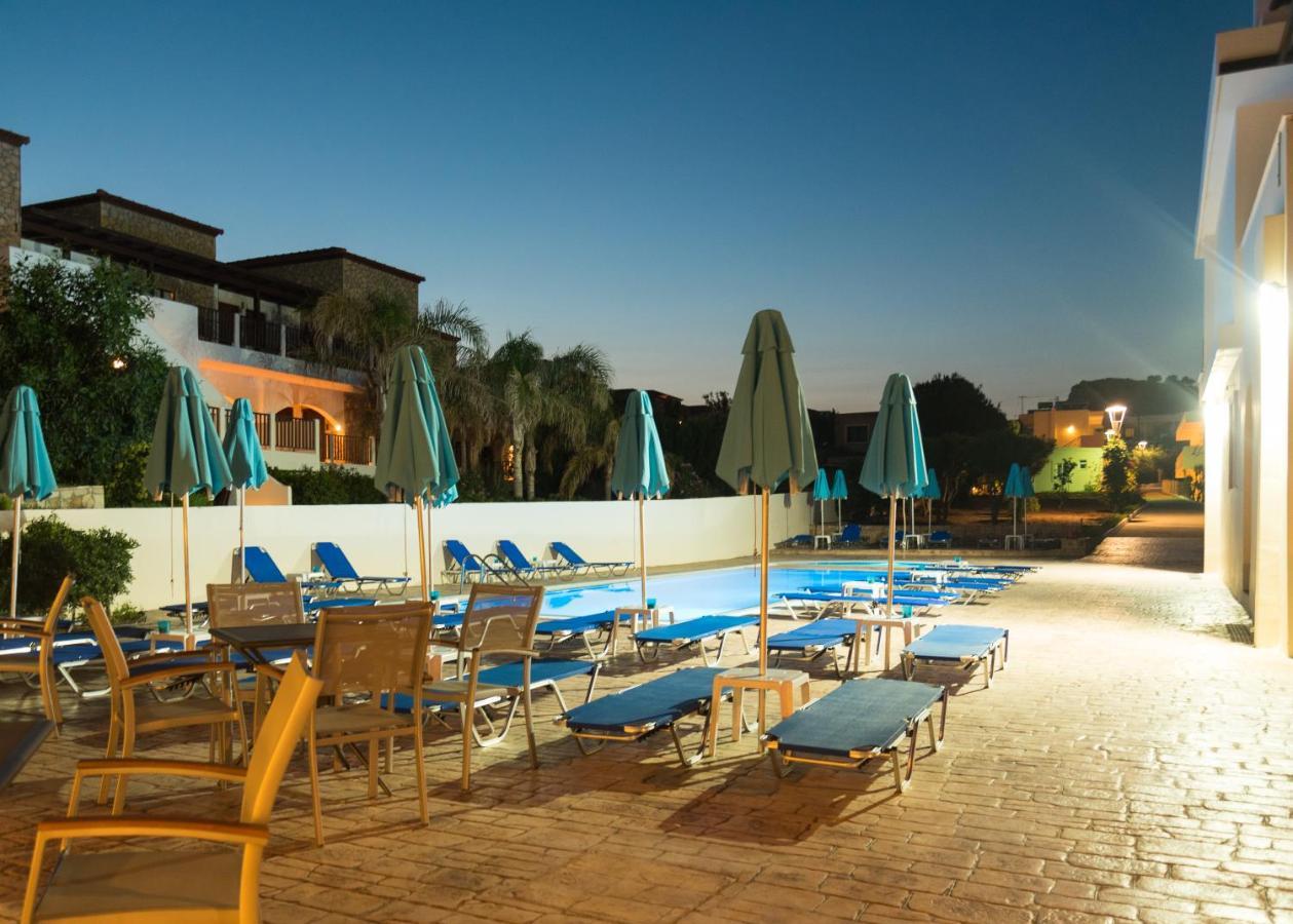 Amaryllis Front Beach Hotel ラルドス エクステリア 写真