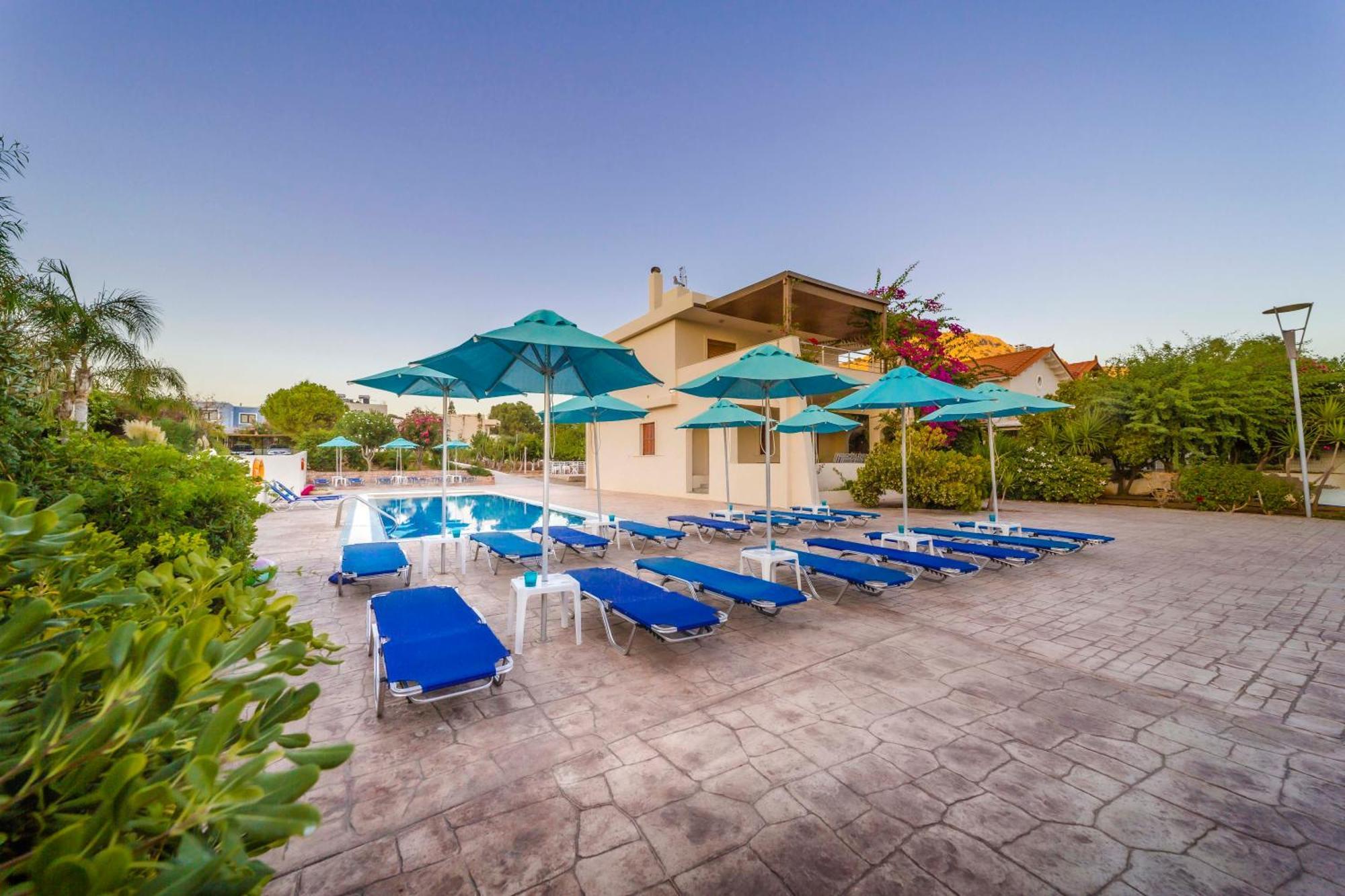 Amaryllis Front Beach Hotel ラルドス エクステリア 写真